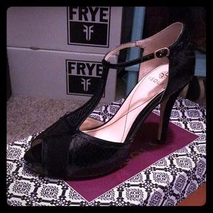 Isola Catalina Peep Toe